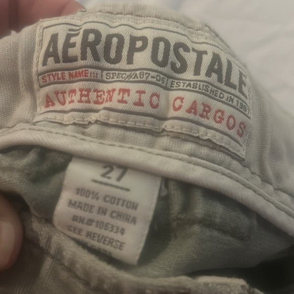 Boys Aeropostale cargo shorts. - Picture 3 of 5